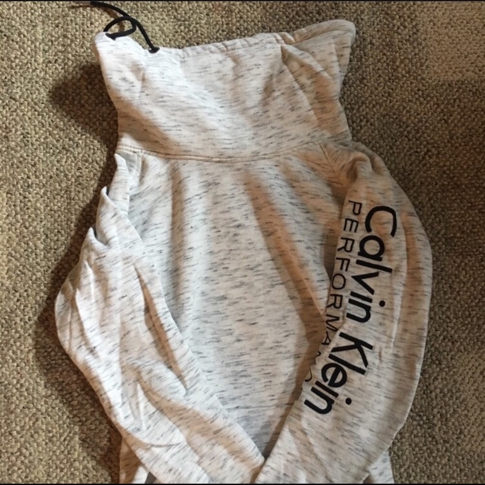 Calvin Klein Sweatshirt - Picture 2 of 4